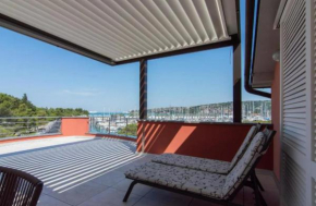 Marina Residence - Seaview Penthouse Burin